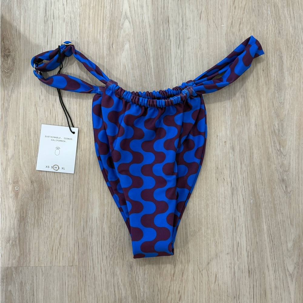 NWT SKATIE Bobby bikini bottoms- Medium